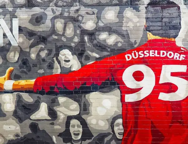 Wandmalerei an der Merkur Spiel-Arena Düsseldorf